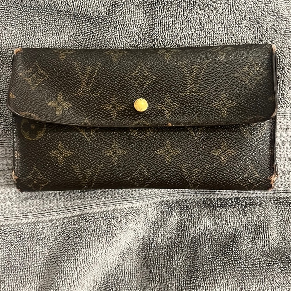 Louis Vuitton Sarah Wallet *AUTHENTIC*